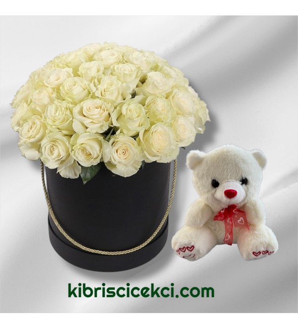 Kutuda 33 Beyaz Gül Ayıcık